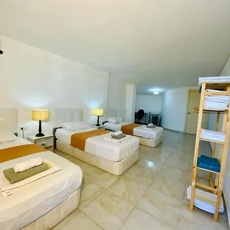 Havalimanina Ve Denize Yakin Havuzlu Triplex 4* Aksu (Antalya)